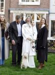Amsterdam 29 november 2024
Fotouurtje Koninklijk huis met Koning Willem Alexander Koningin Maxima Prinses Amalia Prinses Alexia Prinses Ariane en hun hondje Mambo . De shoot vond plaats op het Begijnhof in het centrum van Amsterdam.