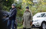 Huizen 24 november 2024
Linda de Mol en partner Jeroen Rietbergen aan het wandelen met hun 2 labradors / honden