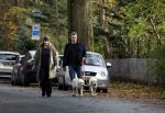 Huizen 24 november 2024
Linda de Mol en partner Jeroen Rietbergen aan het wandelen met hun 2 labradors / honden