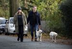 Huizen 24 november 2024
Linda de Mol en partner Jeroen Rietbergen aan het wandelen met hun 2 labradors / honden