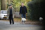 Huizen 24 november 2024
Linda de Mol en partner Jeroen Rietbergen aan het wandelen met hun 2 labradors / honden