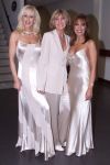 Nijkerk 1 januari 2001

Nieuwjaarsreceptie staatsloterijshow.
de 3 Diva's Marga Bult, Sandra Reemer en Sjoukje Smit.


Peter Smulders bv