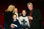 Kaatsheuvel 8 december 2002

Premiere wintershow in efteling.

Marga Bult met man Jan v Ingen en kinderen

Peter Smulders bv