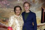 Amsterdam 3 december 2024
Premiere Wicked in Tuschinski. Mariska v Kolck met zoon