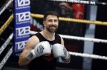 Hoofddorp 25 november 2024
Training Boxing influencers met oa Dave Roelvink Bravo Mark Schaaf  Geraldo Holzken Niek Holzken Roy  Meyer Goudtje Oussama Ahammoud Boer Ayoub en Sem v Dijk . Monica Geuze en Kaj Gorgels presenteren het .