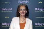 Amsterdam 25 november 2024
Premiere Babygirl in Tuschinski . Halina Reijn is de producente. Monic Hendrickx kwam met haar dochter
