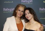 Amsterdam 25 november 2024
Premiere Babygirl in Tuschinski . Halina Reijn is de producente. Monic Hendrickx kwam met haar dochter