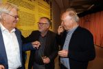 Amstelveen 14 november 2024
Opening expositie en boekpresentatie van 80 jaar Jeroen Krabbe in het Cobra Museum . Joop v d Ende overhandit het eerste boek . Vrouw Herma Krabbe zit op de eerste rij samen met zoon Jasper en Jacob Krabbe . Paul Haenen