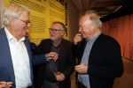 Amstelveen 14 november 2024
Opening expositie en boekpresentatie van 80 jaar Jeroen Krabbe in het Cobra Museum . Joop v d Ende overhandit het eerste boek . Vrouw Herma Krabbe zit op de eerste rij samen met zoon Jasper en Jacob Krabbe . Paul Haenen