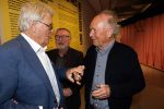 Amstelveen 14 november 2024
Opening expositie en boekpresentatie van 80 jaar Jeroen Krabbe in het Cobra Museum . Joop v d Ende overhandit het eerste boek . Vrouw Herma Krabbe zit op de eerste rij samen met zoon Jasper en Jacob Krabbe . Paul Haenen