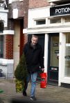 Amsterdam 28 november 2024
Paul v Ewijk met kleine kerstboom .
