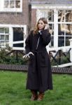 Amsterdam 29 november 2024
Fotouurtje Koninklijk huis met Koning Willem Alexander Koningin Maxima Prinses Amalia Prinses Alexia Prinses Ariane en hun hondje Mambo . De shoot vond plaats op het Begijnhof in het centrum van Amsterdam.