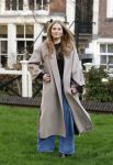 Amsterdam 29 november 2024
Fotouurtje Koninklijk huis met Koning Willem Alexander Koningin Maxima Prinses Amalia Prinses Alexia Prinses Ariane en hun hondje Mambo . De shoot vond plaats op het Begijnhof in het centrum van Amsterdam.