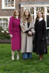 Amsterdam 29 november 2024
Fotouurtje Koninklijk huis met Koning Willem Alexander Koningin Maxima Prinses Amalia Prinses Alexia Prinses Ariane en hun hondje Mambo . De shoot vond plaats op het Begijnhof in het centrum van Amsterdam.