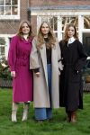Amsterdam 29 november 2024
Fotouurtje Koninklijk huis met Koning Willem Alexander Koningin Maxima Prinses Amalia Prinses Alexia Prinses Ariane en hun hondje Mambo . De shoot vond plaats op het Begijnhof in het centrum van Amsterdam.