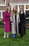 Amsterdam 29 november 2024
Fotouurtje Koninklijk huis met Koning Willem Alexander Koningin Maxima Prinses Amalia Prinses Alexia Prinses Ariane en hun hondje Mambo . De shoot vond plaats op het Begijnhof in het centrum van Amsterdam.