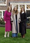 Amsterdam 29 november 2024
Fotouurtje Koninklijk huis met Koning Willem Alexander Koningin Maxima Prinses Amalia Prinses Alexia Prinses Ariane en hun hondje Mambo . De shoot vond plaats op het Begijnhof in het centrum van Amsterdam.