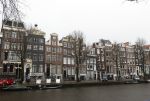 Amsterdam 2 december 2024
De weg voor het huis van Prinses Amalia is opengebroekn en daardoor ook afgesloten voor verkeer.