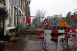 Amsterdam 2 december 2024
De weg voor het huis van Prinses Amalia is opengebroekn en daardoor ook afgesloten voor verkeer.