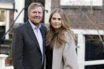 Amsterdam 29 november 2024
Fotouurtje Koninklijk huis met Koning Willem Alexander Koningin Maxima Prinses Amalia Prinses Alexia Prinses Ariane en hun hondje Mambo . De shoot vond plaats op het Begijnhof in het centrum van Amsterdam.