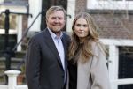 Amsterdam 29 november 2024
Fotouurtje Koninklijk huis met Koning Willem Alexander Koningin Maxima Prinses Amalia Prinses Alexia Prinses Ariane en hun hondje Mambo . De shoot vond plaats op het Begijnhof in het centrum van Amsterdam.