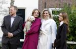 Amsterdam 29 november 2024
Fotouurtje Koninklijk huis met Koning Willem Alexander Koningin Maxima Prinses Amalia Prinses Alexia Prinses Ariane en hun hondje Mambo . De shoot vond plaats op het Begijnhof in het centrum van Amsterdam.
