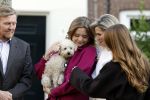 Amsterdam 29 november 2024
Fotouurtje Koninklijk huis met Koning Willem Alexander Koningin Maxima Prinses Amalia Prinses Alexia Prinses Ariane en hun hondje Mambo . De shoot vond plaats op het Begijnhof in het centrum van Amsterdam.