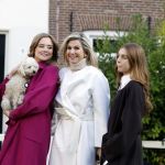 Amsterdam 29 november 2024
Fotouurtje Koninklijk huis met Koning Willem Alexander Koningin Maxima Prinses Amalia Prinses Alexia Prinses Ariane en hun hondje Mambo . De shoot vond plaats op het Begijnhof in het centrum van Amsterdam.