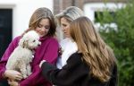 Amsterdam 29 november 2024
Fotouurtje Koninklijk huis met Koning Willem Alexander Koningin Maxima Prinses Amalia Prinses Alexia Prinses Ariane en hun hondje Mambo . De shoot vond plaats op het Begijnhof in het centrum van Amsterdam.