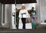 Soestdijk 20 november 2024
Prinses Margarita opent de tentoonstelling schitteren op Soestdijk . Patrick v Katwijk heeft de fotos gemaakt . Prinses Margarita  Maya Meijer-Bergmans en curator Nicole Uniquole