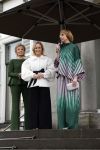 Soestdijk 20 november 2024
Prinses Margarita opent de tentoonstelling schitteren op Soestdijk . Patrick v Katwijk heeft de fotos gemaakt . Prinses Margarita  Maya Meijer-Bergmans en curator Nicole Uniquole