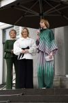Soestdijk 20 november 2024
Prinses Margarita opent de tentoonstelling schitteren op Soestdijk . Patrick v Katwijk heeft de fotos gemaakt . Prinses Margarita  Maya Meijer-Bergmans en curator Nicole Uniquole