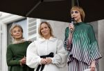 Soestdijk 20 november 2024
Prinses Margarita opent de tentoonstelling schitteren op Soestdijk . Patrick v Katwijk heeft de fotos gemaakt . Prinses Margarita  Maya Meijer-Bergmans en curator Nicole Uniquole
