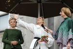 Soestdijk 20 november 2024
Prinses Margarita opent de tentoonstelling schitteren op Soestdijk . Patrick v Katwijk heeft de fotos gemaakt . Prinses Margarita  Maya Meijer-Bergmans en curator Nicole Uniquole