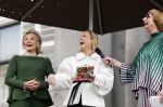 Soestdijk 20 november 2024
Prinses Margarita opent de tentoonstelling schitteren op Soestdijk . Patrick v Katwijk heeft de fotos gemaakt . Prinses Margarita  Maya Meijer-Bergmans en curator Nicole Uniquole