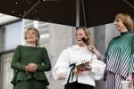 Soestdijk 20 november 2024
Prinses Margarita opent de tentoonstelling schitteren op Soestdijk . Patrick v Katwijk heeft de fotos gemaakt . Prinses Margarita  Maya Meijer-Bergmans en curator Nicole Uniquole