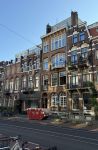 Amsterdam 26 oktober 2024
Rick Engelkes is weer samen met zijn ex en moeder van zijn dochters Annemarie . Rick heeft 2 panden gekocht in Amsterdam zuid . 1 wordt nu verbouwd.
