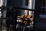 Amsterdam 3 november 2024
Theo Hiddema in het zonnetje voor zijn huis genietend van het najaarszonnetje.