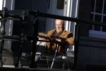 Amsterdam 3 november 2024
Theo Hiddema in het zonnetje voor zijn huis genietend van het najaarszonnetje.