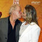 Amstelveen 176 november 2025
Premiere Hotel vol liefde in de schouwburg van Amstelveen . Albert Diks met verloofde Joyce