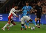 Eindhoven, 21 Oktober 2025
CL Wedstrijd PSV-Napolie, eindstand 6-2
Anass Salah-Eddine in duel met Frank Anguissa