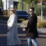 Wilnis 9 november 2025
Andre Hazes en zijn vriendin Noa Braaf vertrekken vanaf hun huis .