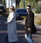 Wilnis 9 november 2025
Andre Hazes en zijn vriendin Noa Braaf vertrekken vanaf hun huis .