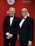 Amsterdam 30 november 2025
80 jaar het DeLaMar theater . Arthur Japin poseert met partner Lex Jansen