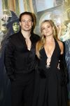 Amsterdam 18 november 2025
Premiere Wicked in het deLaMar theater . carola Kirschbaum met partner Koen Weiland