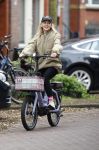 Amsterdam 13 november 2025
Chantal Janzen op de fiets in Amsterdam zuid.