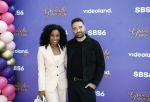 Blaricum 17 oktober 2025
Perspresentatie eerste aflevering Gooische vrouwen met oa aanwezig Linda de Mol Susan Visser Liews Visschedijk Teunie de Brouwer Tommy v Lent Robert de Hoog en Eefje Kuijtzer . Cherry Ann Person kwam met Fawrynotsawry