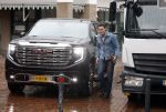 Hilversum 19 november 2025
Boekpresentatie boek Douwe Bob . Hij krijgt het eerste exeplaar uit handen van Arie Boomsma .