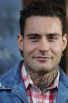 Hilversum 19 november 2025
Boekpresentatie boek Douwe Bob . Hij krijgt het eerste exeplaar uit handen van Arie Boomsma .