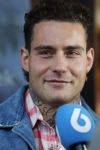 Hilversum 19 november 2025
Boekpresentatie boek Douwe Bob . Hij krijgt het eerste exeplaar uit handen van Arie Boomsma .